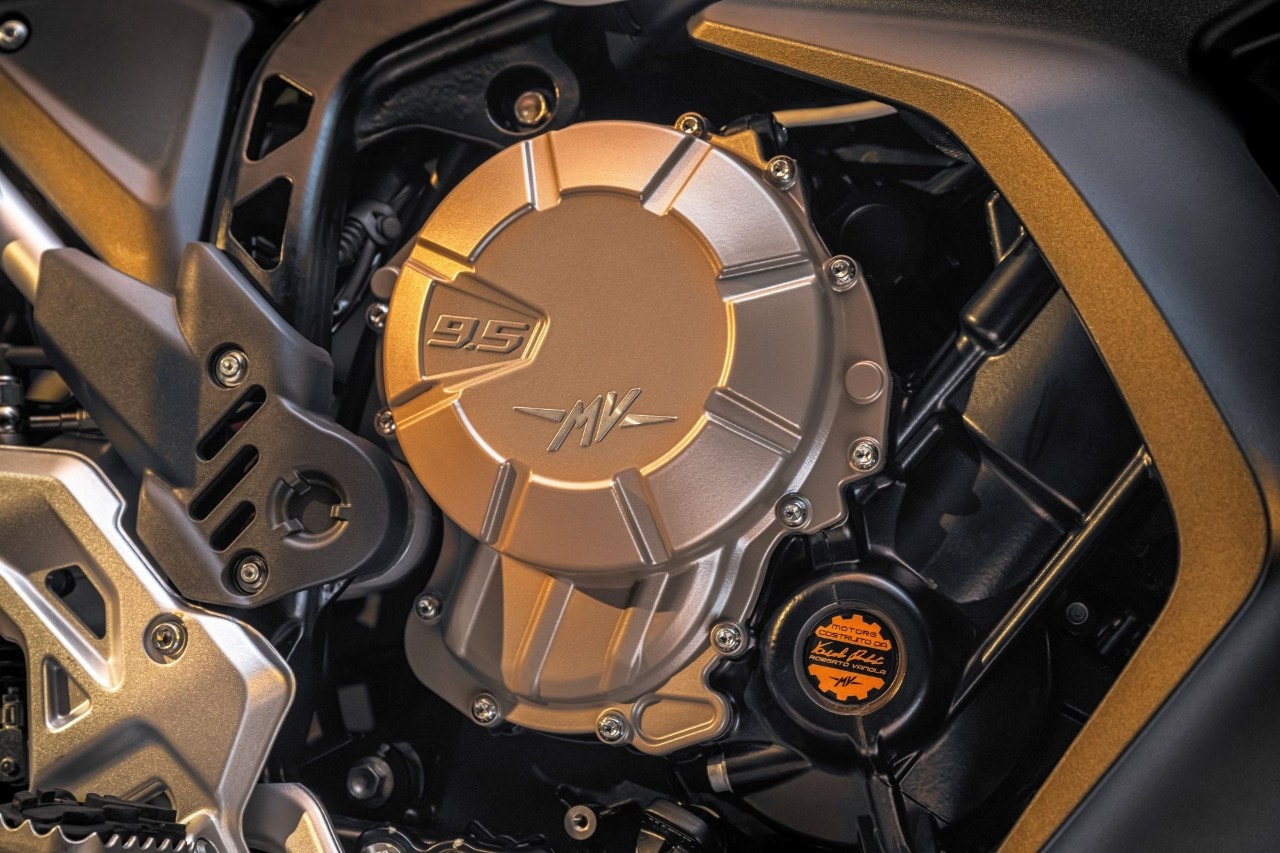 Test ANTEPRIMA - MV Agusta LXP Orioli: lucida follia +VIDEO+